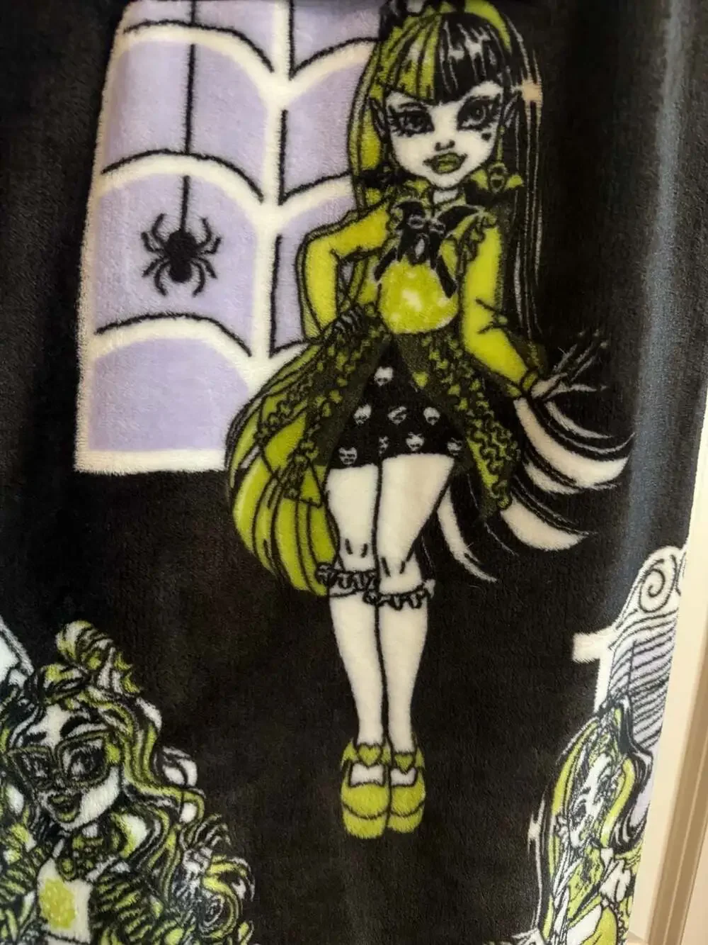 Monster High Draculaura Soft Plush Throw Blanket